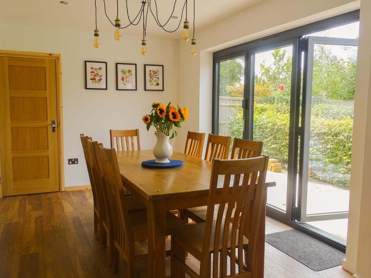 Woldsend Villa Moreton-in-Marsh ภายนอก รูปภาพ